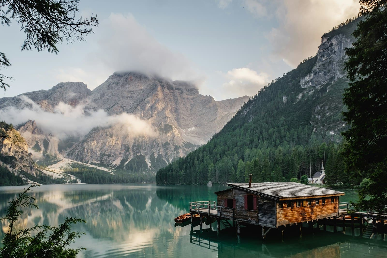 Quiet lakeside cabin retreat surrounded by mountains